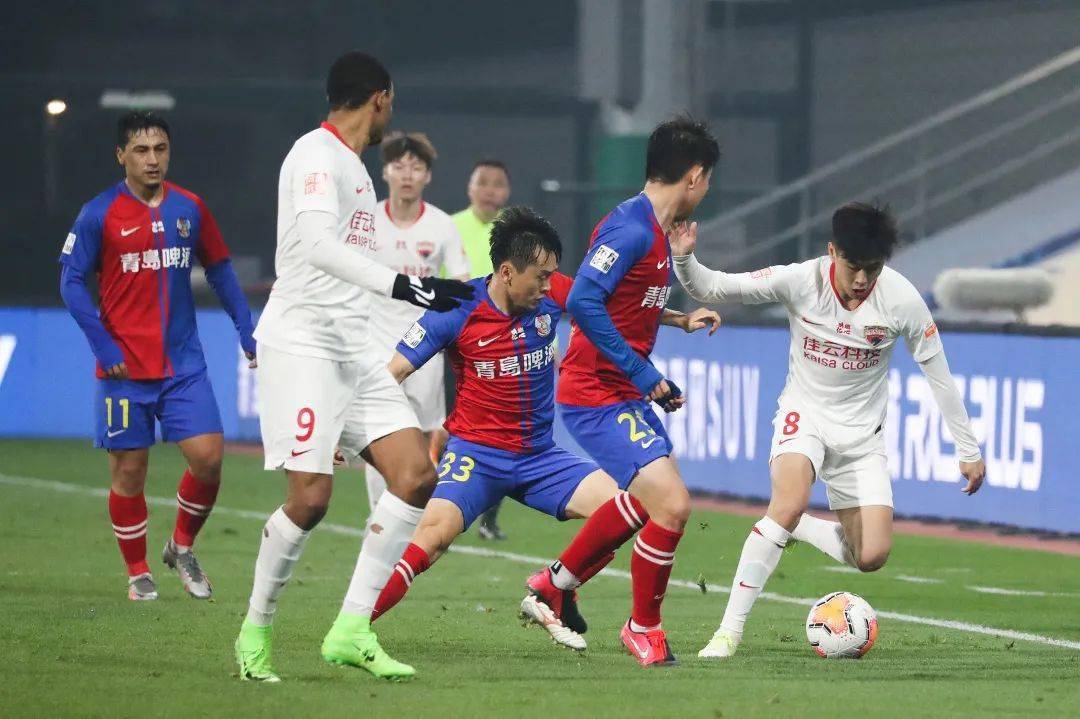 包含大连人客场战胜青岛黄海，对阵中状态有所不同的词条